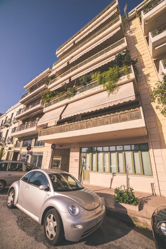 Nefeli City Apartments Патра Экстерьер фото